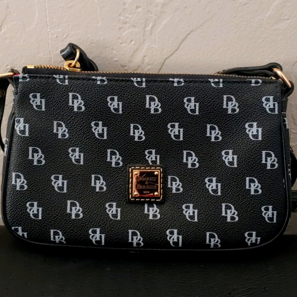 Dooney & Bourke purse